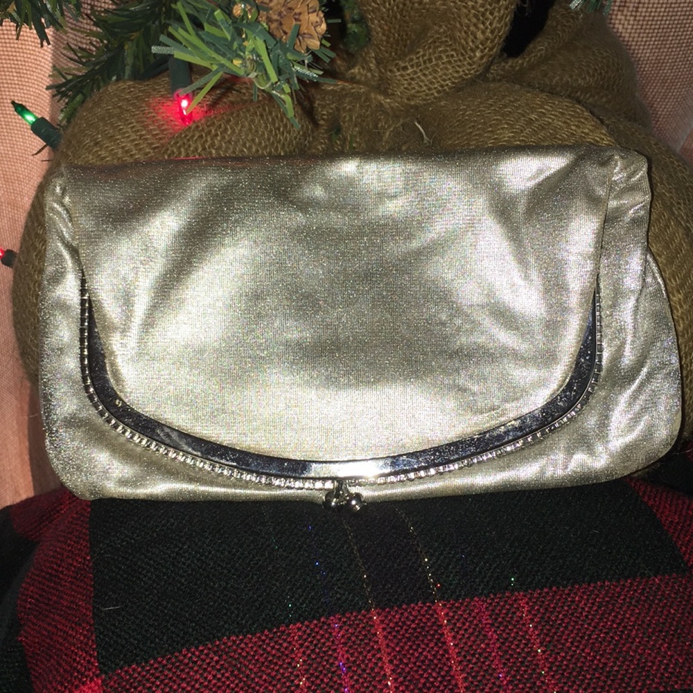 Vintage metallic silver Mel-Ton clutch. 🎁Gift🎁